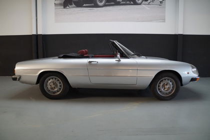 Alfa Romeo Spider 1600 new paint (1979)