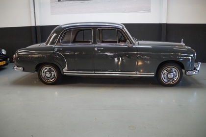 Mercedes 220 220S Ponton Top Condition Driver (1959)