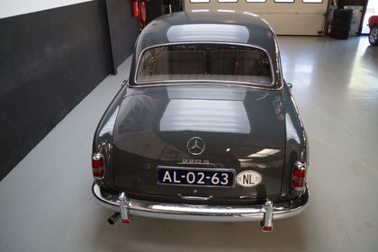 Mercedes 220 220S Ponton Top Condition Driver (1959)