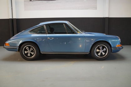 Porsche 911 911T Gemini Blue fully restored (1970)