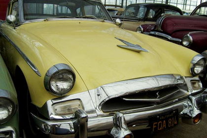 Studebaker President - geel 