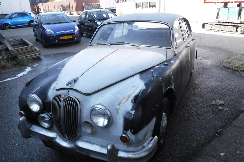 Jaguar MK2 RHD to restore 