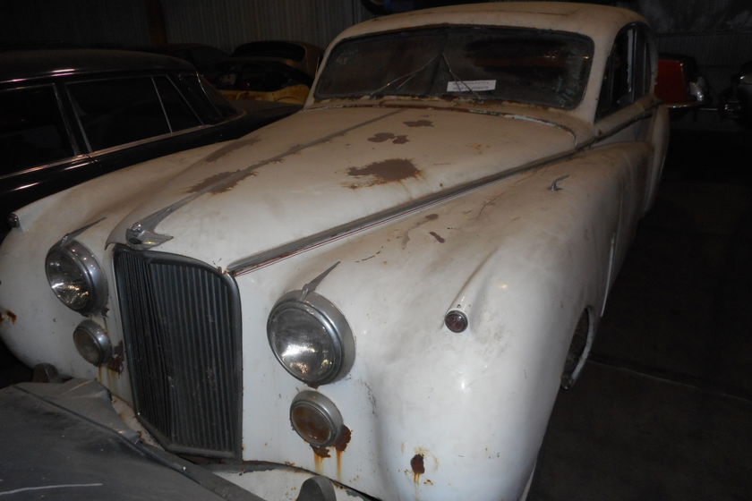 Jaguar MK7 to restore