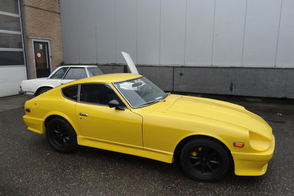 Datsun 240Z bright yellow 