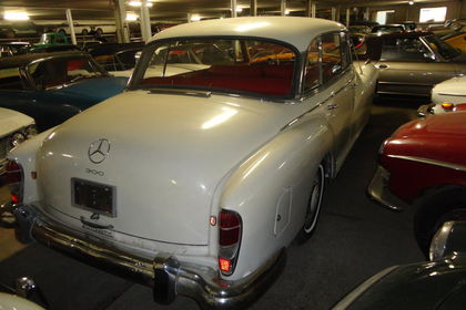 Mercedes 300 Dora 