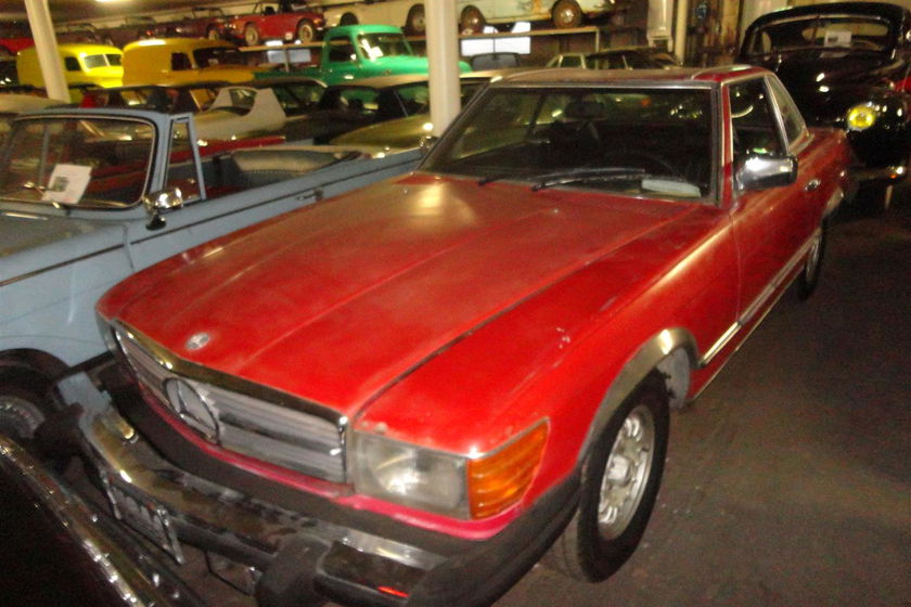 Mercedes 450SL W107 red 0789