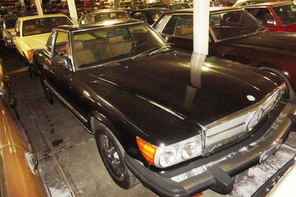 Mercedes 560 SL black 88 