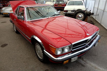 Mercedes 560 SL roadster 