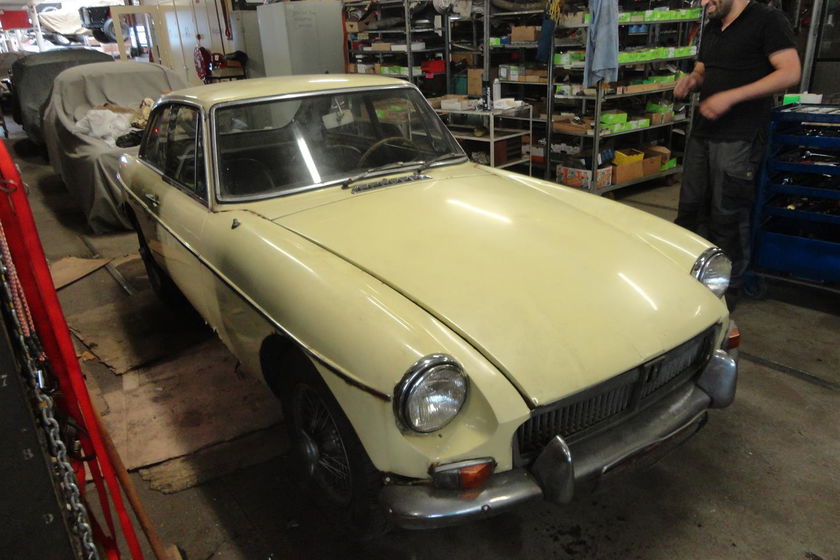 MG B GT to restore 70