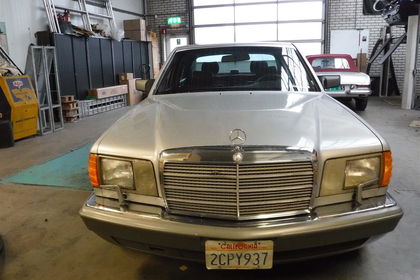 Mercedes 420SEL 