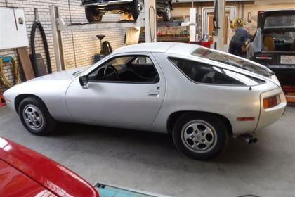 Porsche 928 Coupe 