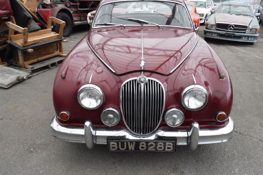 Jaguar MK2 RHD red