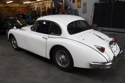 Jaguar XK 150 Coupe white 