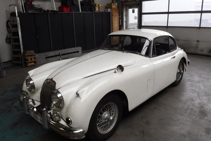 Jaguar XK 150 Coupe white 