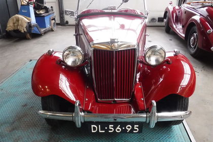 MG TD 1952 red 