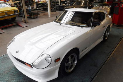 Datsun 240Z white 12096 