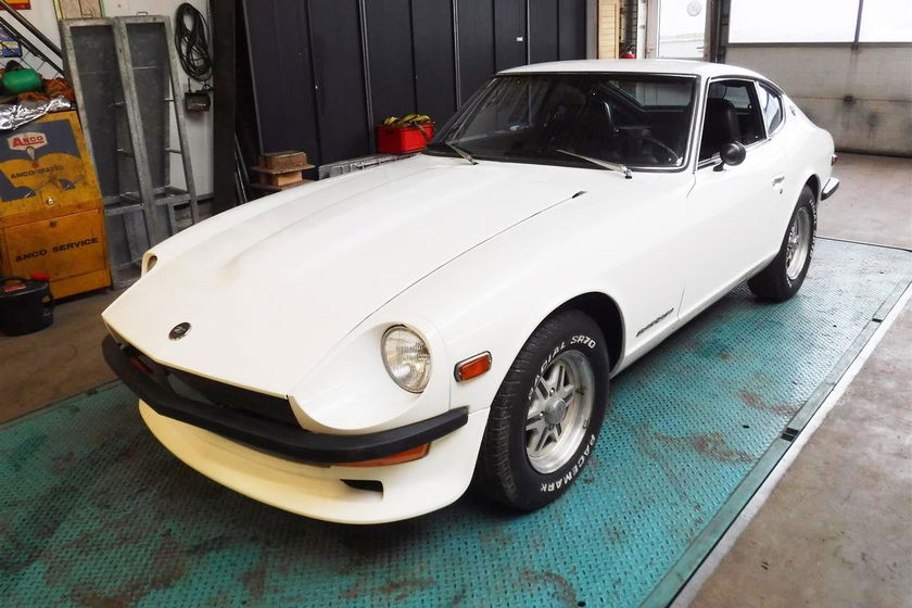 Datsun 240Z white 74092