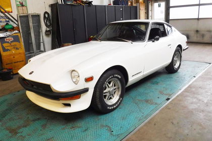 Datsun 240Z white 74092 