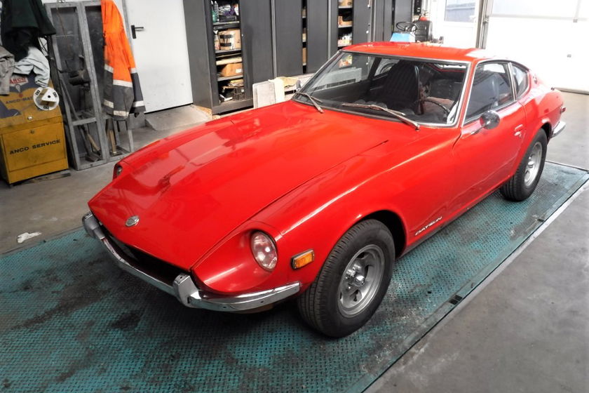 Datsun 240Z red