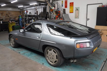 Porsche 928 S 