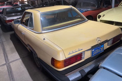 Mercedes 450SL W107 Roadster yellow 