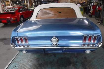 Ford Mustang 67 Convertible  