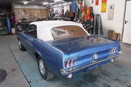 Ford Mustang 67 Convertible  