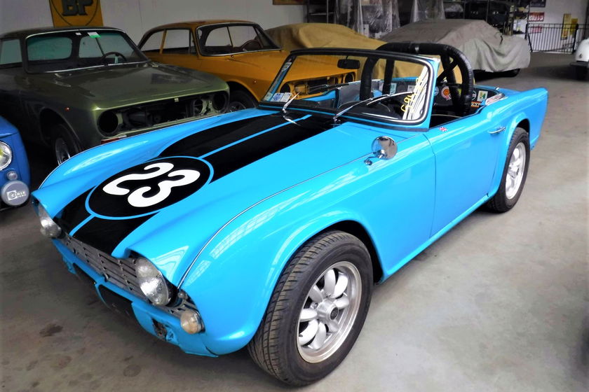 Triumph TR4 blue Surrey top 