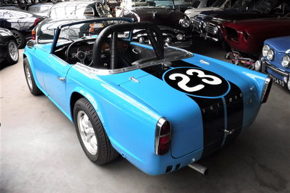 Triumph TR4 blue Surrey top  