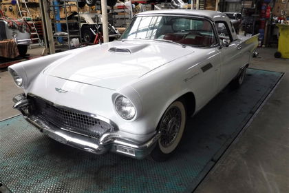 Ford Thunderbird 1957 