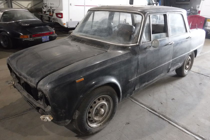 Alfa Romeo Giulia 1600 Super Biscione