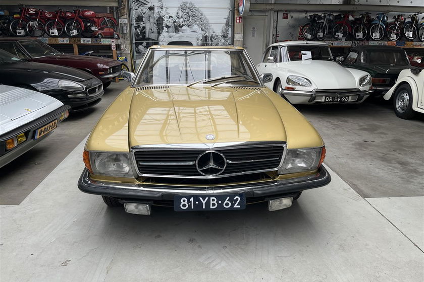 Mercedes 280SL type W107