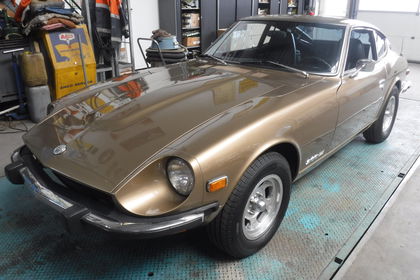 Datsun 260Z gold 