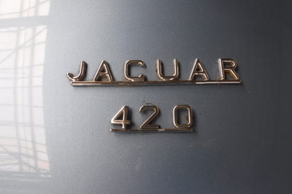 Jaguar 420  blue 