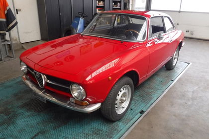 Alfa Romeo Bertone 1300 GT jr  restored 