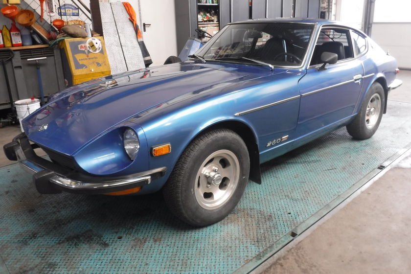 Datsun 260Z blue 