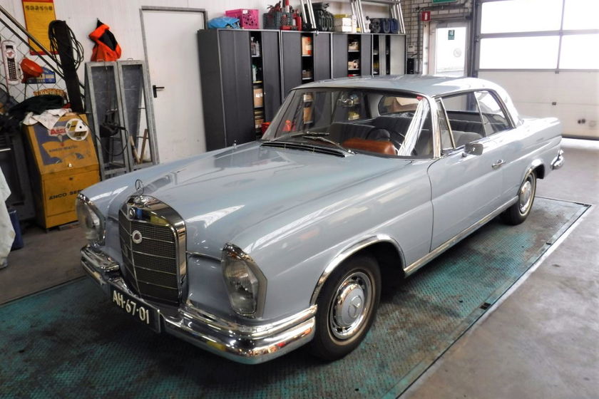 Mercedes 220 SE Coupe W111