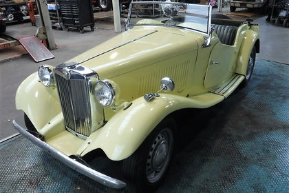 MG TD Yellow 14142 