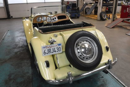 MG TD Yellow 14142 