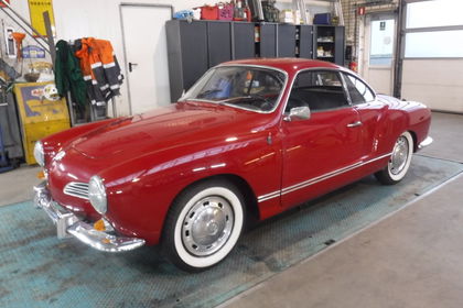 Volkswagen Karmann ghia Red 