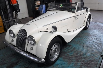 Morgan Plus 4  DHC 