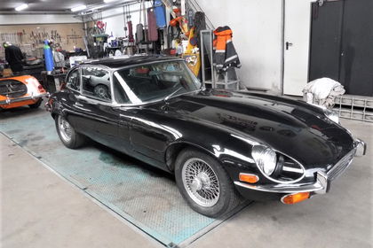 Jaguar E-type V12 black 