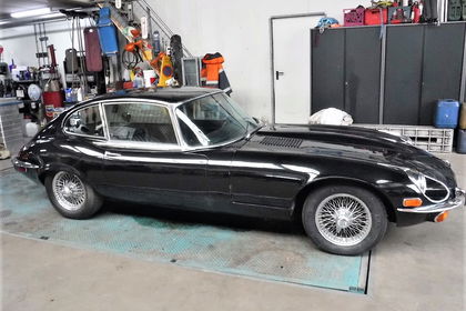 Jaguar E-type V12 black 