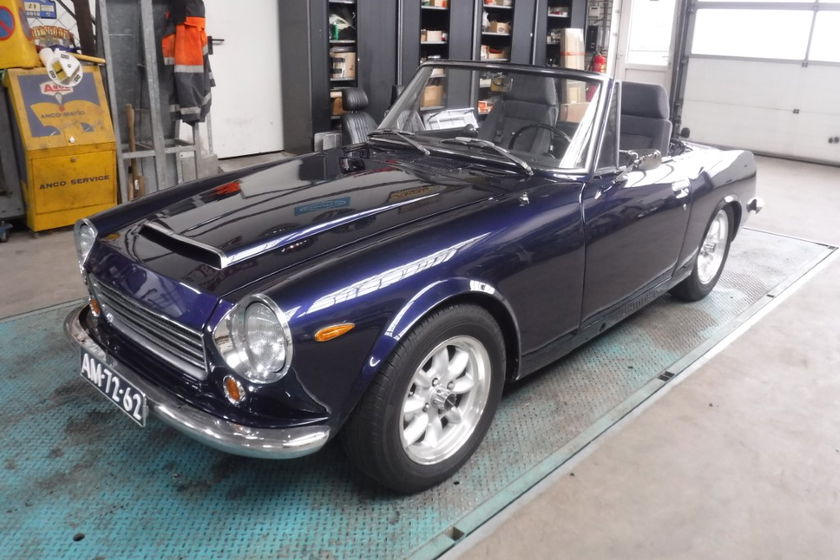 Datsun 2000 Fairlady blue