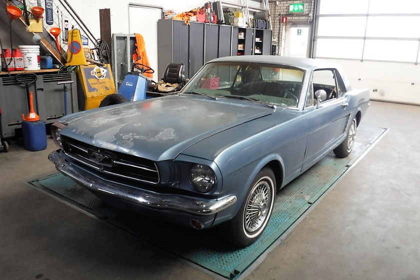 Ford Mustang 65 blue