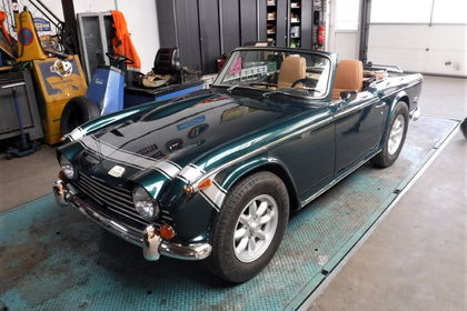 Triumph TR250 green 