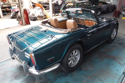 Triumph TR250 green 