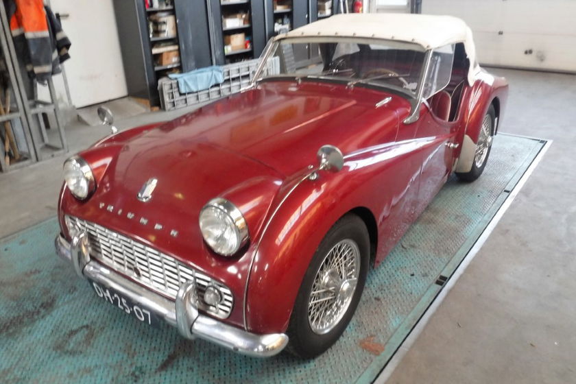 Triumph TR3A  - TS70037L