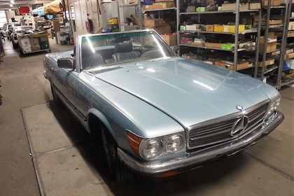 Mercedes 280SL type W107 blue 