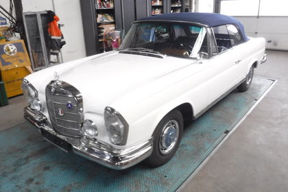 Mercedes 220SE Cabrio 